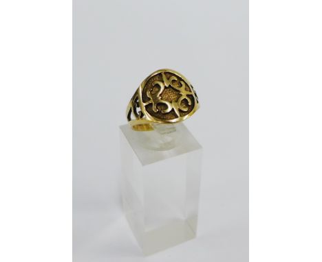 9 carat gold ring, UK ring size R