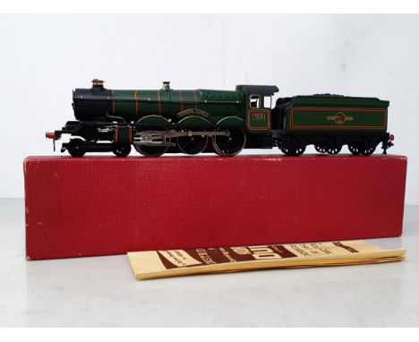A boxed Hornby Dublo 2220 'Denbigh Castle' Locomotive with instructions, box VG-E, model E-NM 