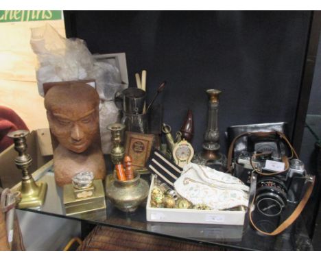 A miscellaneous lot to include a Zenith camera, meetalware and other items  