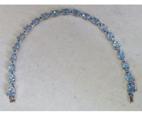 Swiss blue topaz sterling silver bracelet approx 18ct length 8"