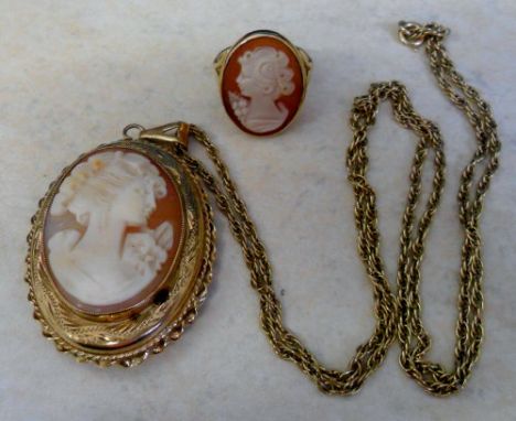 9ct cameo locket with 9ct gold chain & 9ct gold cameo ring size P total weight 30.3 g