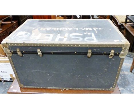 Travel trunk