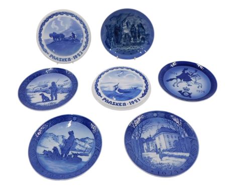 Various Royal Copenhagen calendar plates, and a pair of Bing &amp; Grondahl plaques, for 1923 and 1921.