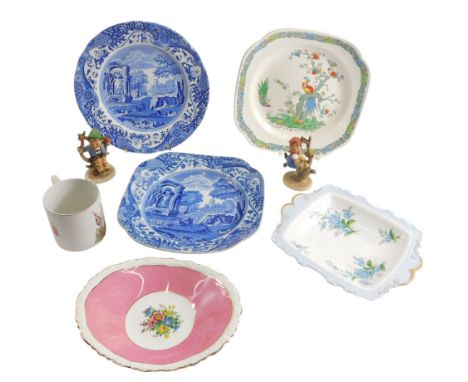 Miscellaneous ceramics, to include two Hummel figures, commemorative mug, etc. 