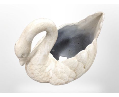 A cast-iron swan planter, height 25cm.