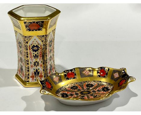 A Royal Crown Derby 1128 Imari pattern hexagonal vase, gold band, 11.5cm high, first quality; a similar trinket dish (2)