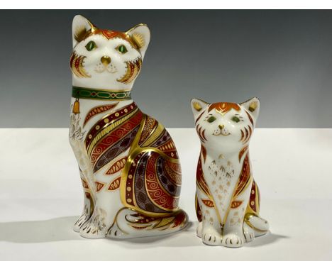 A Royal Crown Derby paperweight, Marmaduke Cat, specially commissioned by The Guild of China and Glass Retailers, this is num