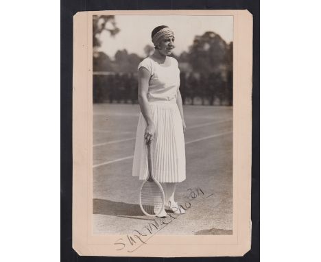 Tennis, Susan Lenglen (1899-1938), French Tennis player and inaugural World Number 1, 1921-1926. Winner of six Wimbledon titl