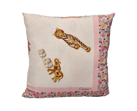 CARTIER VINTAGE Kissen. Kissenbezug aus Seide in Rosa und Weiß mit dezenten Logodetails. Dekoratives Muster mit Schmuckmotive