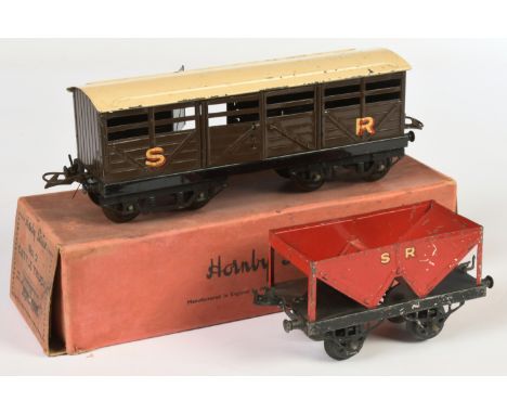 Hornby O Gauge pair of SR Goods Wagons consisting of a No.2 Cattle Truck, version with small SR lettering to truck sides, sid