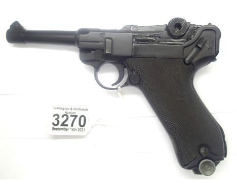 Replica German WWII Luger pistol with full moving parts. P&amp;P Group 2 (£18+VAT for the first lot and £3+VAT for subsequent