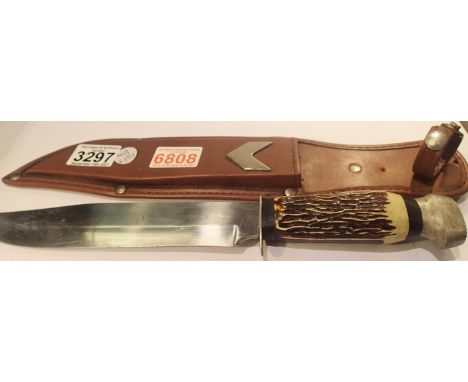 Bone handled knife, cased. P&amp;P Group 1 (£14+VAT for the first lot and £1+VAT for subsequent lots) 