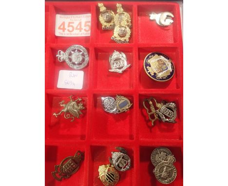 Mixed military badges. P&amp;P Group 1 (£14+VAT for the first lot and £1+VAT for subsequent lots) 