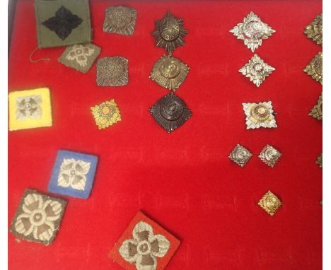 Collection of metal and fabric shoulder pips. P&amp;P Group 1 (£14+VAT for the first lot and £1+VAT for subsequent lots) 