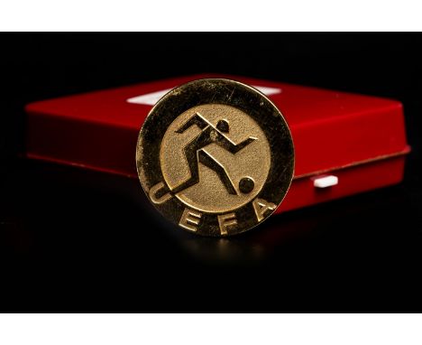 UEFA EUROPEAN SUPER COMPETITION MEDAL 1983, the obverse with figure of footballer and inscribed 'UEFA', the reverse inscribed