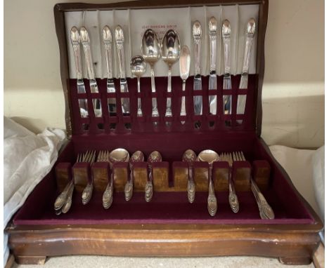 A Rogers Bros First love pattern cased flatware service