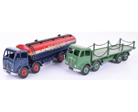 Two Dinky Toys Foden Lorries, 505 Foden flat truck with chains, green body/wheel hubs and 942 Foden ‘Regent’ 14-Ton tanker, b