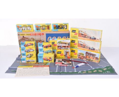 Scarce Corgi Toys Gift Set 15 Silverstone Racing Layout, the set is made up of the following boxed items: 150S Vanwall Formul