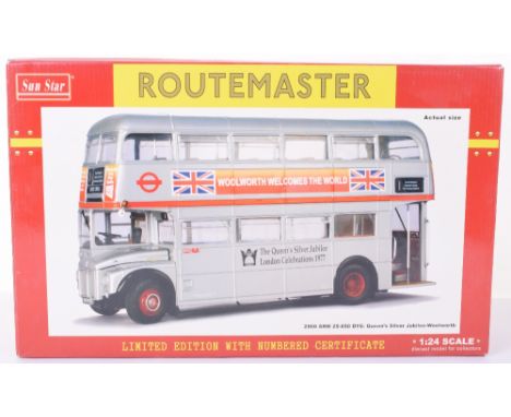 Sun Star 1:24 scale 2906: SRM 25-850 DYE: Queen’s Silver Jubilee-Woolworth Routemaster diecast model, silver with detailed in