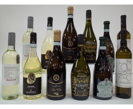 12 BOTTLES ITALIAN WHITE WINESpar 2 x The Letter Collection Pinot Grigio 2021; Cantina Monteci Lugana 2021; Seiterre 2 x Gigi