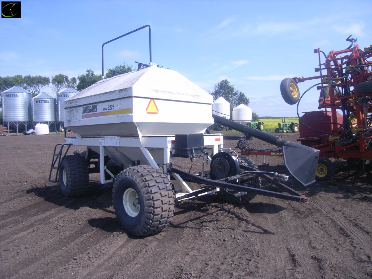1997 Bourgault 3225 air seeder tank s/n 7323 w/hyd drive fan, single