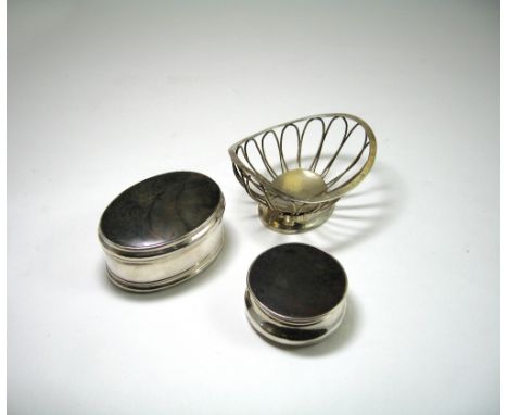 A FRENCH SILVER SALT CELLAR, MAKER'S MARK ES, PROVINCIAL, 1809-1819 oval, wirework sides, lacking liner, 800 standard, 10.5cm