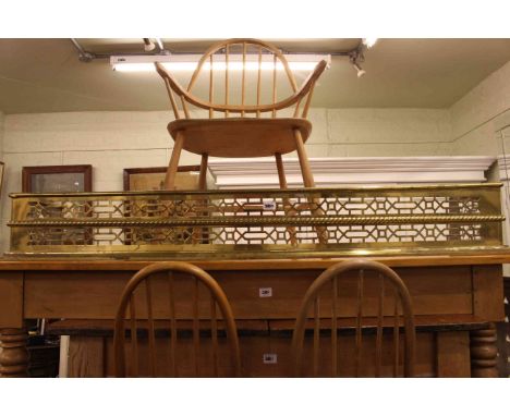 Four brass fenders, firescreen and Persian design rug (6)