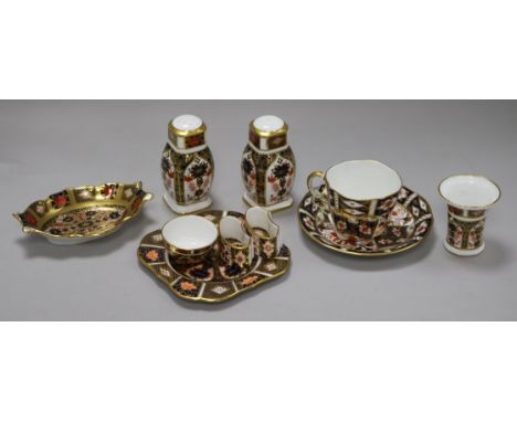 Ten pieces of Royal Crown Derby "Japan" pattern teaware tallest 10cm