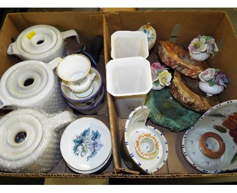 A good mixed lot of ceramics to include Wedgwood, Royal Worcester, wall plaque candlesticks, natural stone ashtrays and other