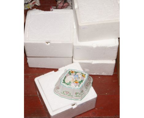 Six Franklin Mint ceramic jelly moulds with certificates.