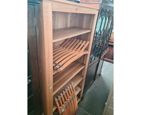 Modern light oak bookcase. 