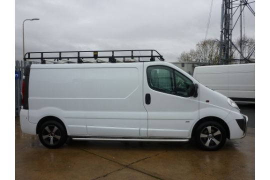 opel vivaro white