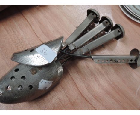 Four vintage shoe stretchers 