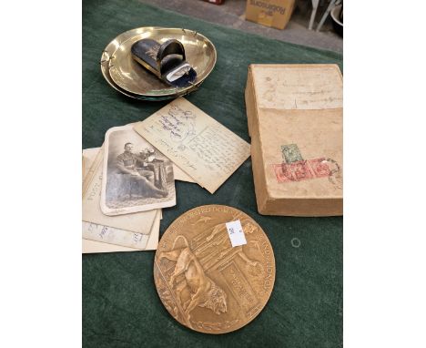 A WWI DEATH PLAQUE TO WALTER CLEMENT CLEAVER, OXFORD AND BUCKINGHAMSHIRE LIGHT INFANTRY. TOGETHER WITH RELATED LETTERS AND PO