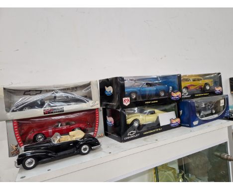 A COLLECTION OF MODEL CARS SOME WITH ORIGINAL BOXES TO INCLUDE, UT MODELS, MOTORMAX, HOT WHEELS COLLECTABLE'S, PRESTIGE ADDIT