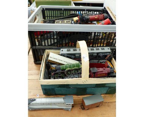 HORNBY OO GAUGE MODEL LOCOMOTIVES AND CARRIAGES, TRACKSIDE BUILDINGA ND TRACK. (QTY)