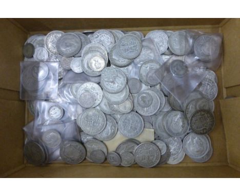 Tray of mixed vintage UK coins, mainly silver to include; Florins, 2 Shillings, Shillings, Sixpences etc