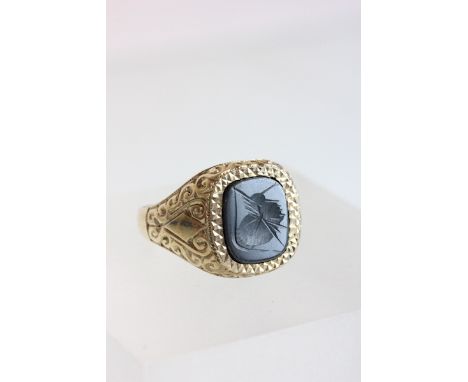 Gents 9ct gold signet ring with intaglio