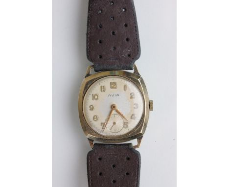 Gents 9ct Gold cushion cased Avia wrist watch