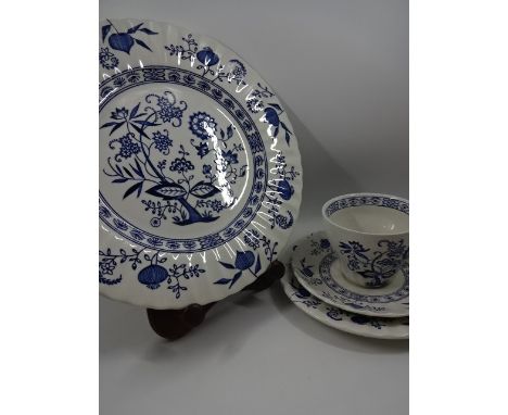 J &amp; G Meakin Blue Nordic pattern dinner set for 6 (plus 7 extra dinner plates), 45 pieces total plus blue and white meat 