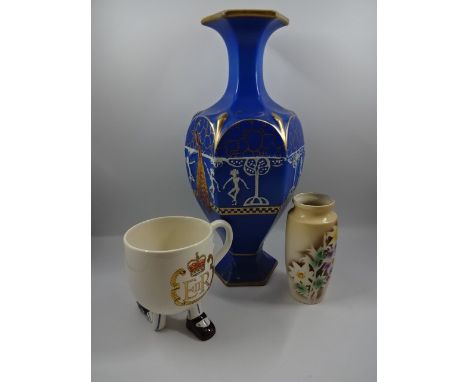 6 pieces of china to include pair of Carltonware silver jubilee leg cups and Royal Doulton blue and white bowl