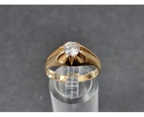 A 9ct gold ring, set synthetic white stone, London 1981, gross weight 4.7g. 