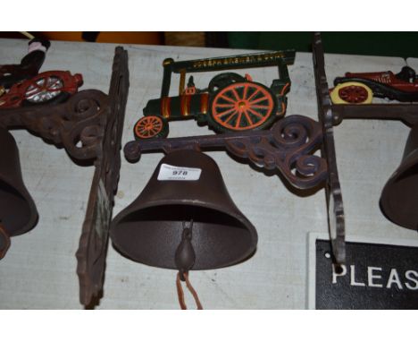 A door bell decorated with a steam engine (76)