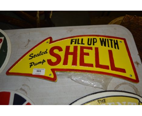 A reproduction 'Shell' arrow sign (138)
