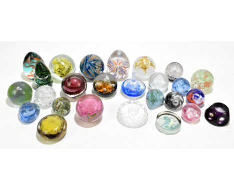 A collection of assorted paperweights including Caithness and Langham examples (26).Additional InformationLight scratches to 