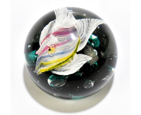 IN THE MANNER OF CENEDESE AND BARBINI; a Murano glass paperweight encased with a fish and bubbles, unsigned, diameter 9cm.Add