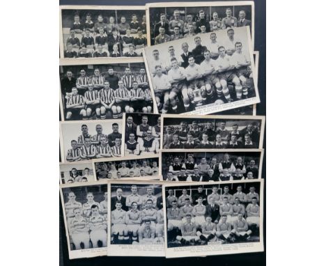1930'S FOOTBALL TEAM PHOTO CARDS X 14
Teams are Manchester United, Leeds United, Sheffield United, Charlton Athletic, Preston