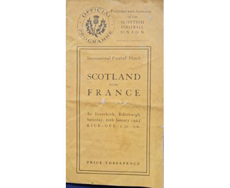 RUGBY UNION 1923 SCOTLAND V FRANCE PROGRAMME
Very slight age related wear, for its age this programme woild be classed as goo