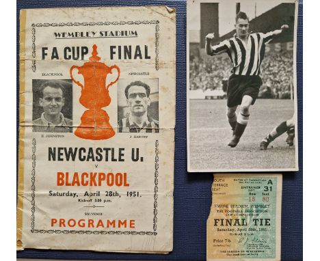 1951 FA CUP FINAL BLACKPOOL V NEWCASTLE UNITED MEMORABILIA&nbsp;
Pirate programme, Ticket &amp; original photo ( 4 x 6 Inch )