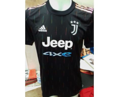 JUVENTUS ITALY ADIDAS SHIRT ADULT SMALL
Ref. T.